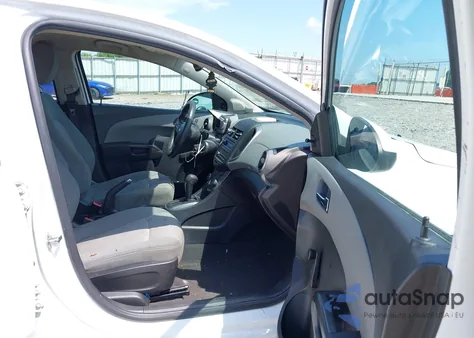 2014 Chevrolet Sonic Ls Auto из США, поврежденный, VIN 1G1JA6SH1E4140297